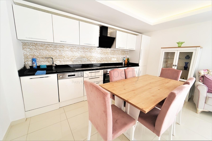 ضمن مجمع فاخر وانيق - دوبلكس مفروشة - تصميم 3 غرف وصالة - في مركز الانيا 