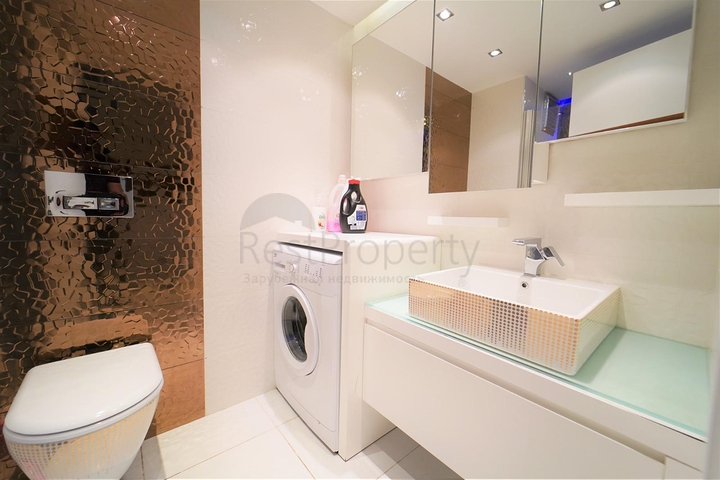 ضمن مجمع فاخر وانيق - دوبلكس مفروشة - تصميم 3 غرف وصالة - في مركز الانيا 