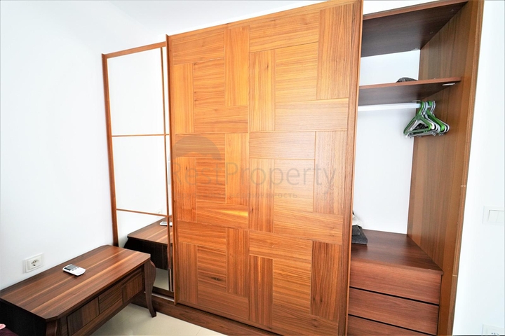 ضمن مجمع فاخر وانيق - دوبلكس مفروشة - تصميم 3 غرف وصالة - في مركز الانيا 