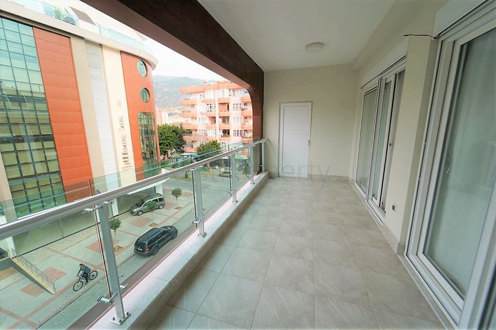 ضمن مجمع فاخر وانيق - دوبلكس مفروشة - تصميم 3 غرف وصالة - في مركز الانيا 