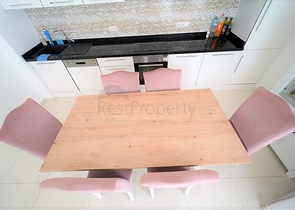 ضمن مجمع فاخر وانيق - دوبلكس مفروشة - تصميم 3 غرف وصالة - في مركز الانيا 