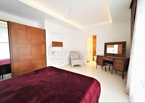 ضمن مجمع فاخر وانيق - دوبلكس مفروشة - تصميم 3 غرف وصالة - في مركز الانيا 