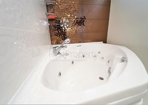 ضمن مجمع فاخر وانيق - دوبلكس مفروشة - تصميم 3 غرف وصالة - في مركز الانيا 