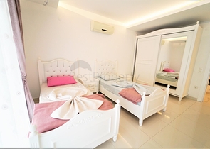 ضمن مجمع فاخر وانيق - دوبلكس مفروشة - تصميم 3 غرف وصالة - في مركز الانيا 