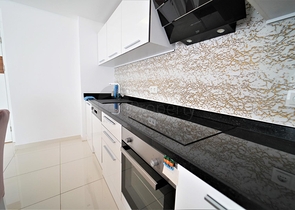 ضمن مجمع فاخر وانيق - دوبلكس مفروشة - تصميم 3 غرف وصالة - في مركز الانيا 