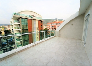 ضمن مجمع فاخر وانيق - دوبلكس مفروشة - تصميم 3 غرف وصالة - في مركز الانيا 