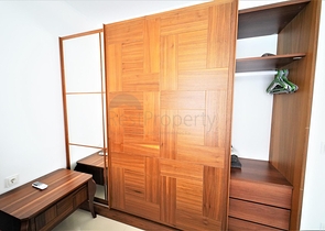 ضمن مجمع فاخر وانيق - دوبلكس مفروشة - تصميم 3 غرف وصالة - في مركز الانيا 