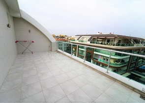 ضمن مجمع فاخر وانيق - دوبلكس مفروشة - تصميم 3 غرف وصالة - في مركز الانيا 