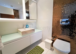 ضمن مجمع فاخر وانيق - دوبلكس مفروشة - تصميم 3 غرف وصالة - في مركز الانيا 