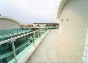 ضمن مجمع فاخر وانيق - دوبلكس مفروشة - تصميم 3 غرف وصالة - في مركز الانيا 