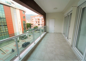 ضمن مجمع فاخر وانيق - دوبلكس مفروشة - تصميم 3 غرف وصالة - في مركز الانيا 