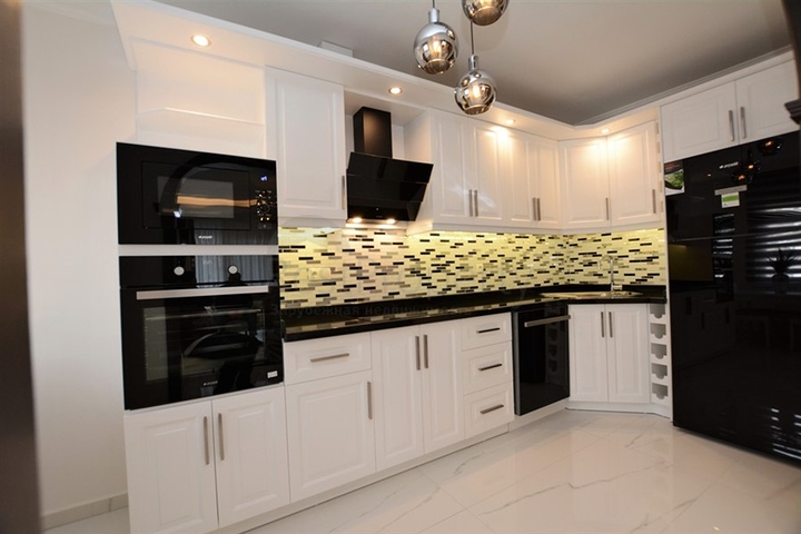 اطلالة بحر مباشرة - شقة واسعة 140 متر - تصميم 2+1 - مهموتلار / الانيا