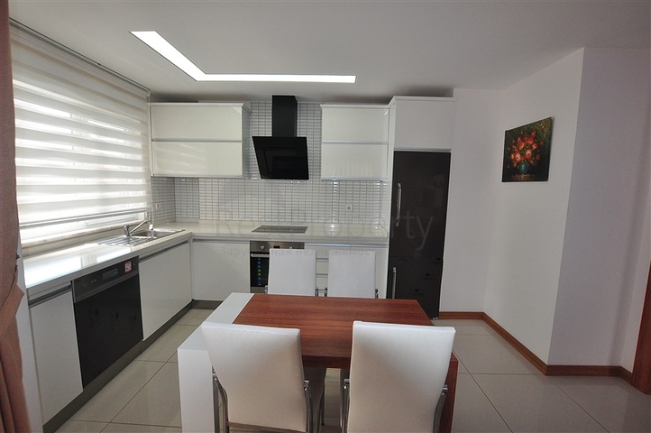 شقة مؤثثة - تصميم 1+1 - ضمن مجمع سكني - مهموتلار / الانيا