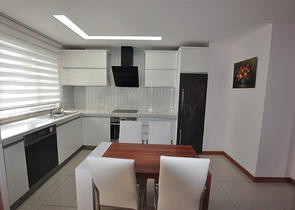 شقة مؤثثة - تصميم 1+1 - ضمن مجمع سكني - مهموتلار / الانيا