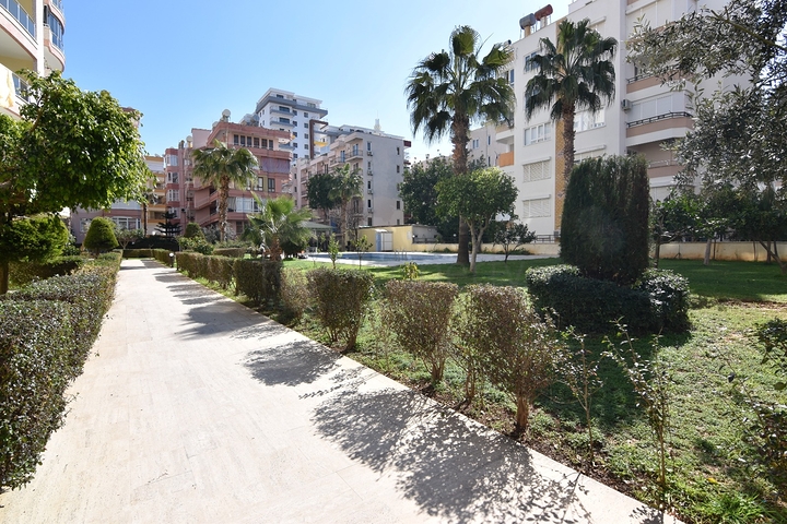 100 متر الى البحر - شقة واسعة 2 غرفة وصالة - في مهوتلار / الانيا 