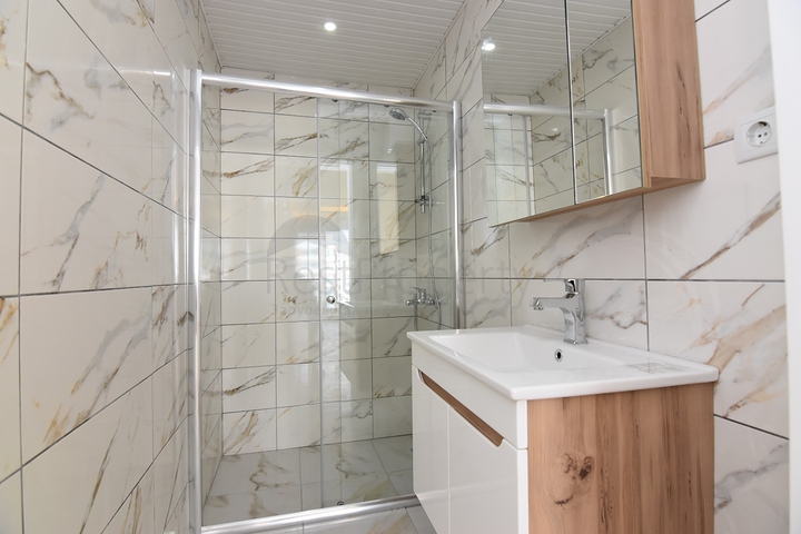 100 متر الى البحر - شقة واسعة 2 غرفة وصالة - في مهوتلار / الانيا 