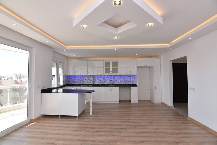 100 متر الى البحر - شقة واسعة 2 غرفة وصالة - في مهوتلار / الانيا 