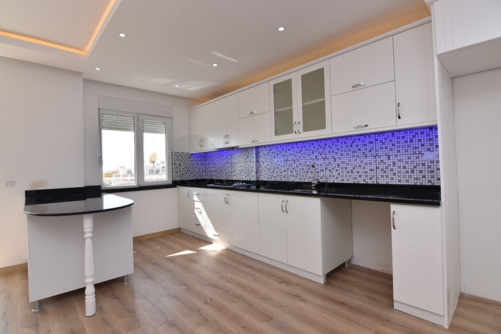 100 متر الى البحر - شقة واسعة 2 غرفة وصالة - في مهوتلار / الانيا 