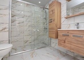 100 متر الى البحر - شقة واسعة 2 غرفة وصالة - في مهوتلار / الانيا 