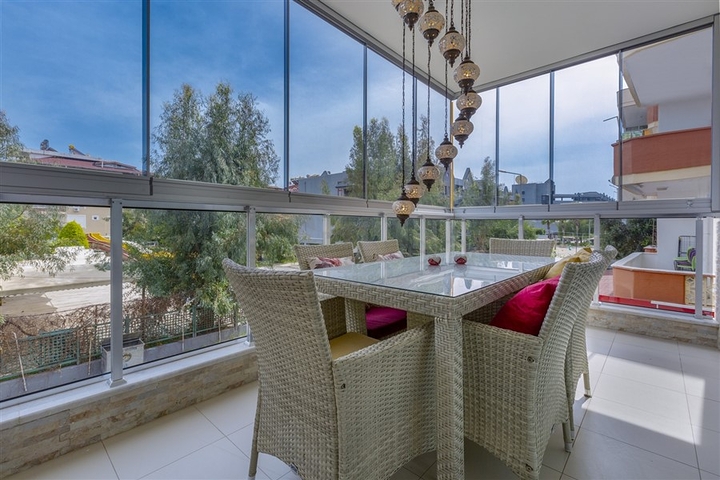 منطقة راقية - شقة واسعة من تصميم غرفة وصالة - مجمع انيق - اوبا / الانيا 