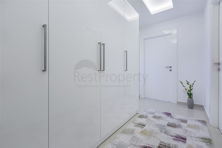 منطقة راقية - شقة واسعة من تصميم غرفة وصالة - مجمع انيق - اوبا / الانيا 