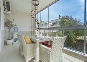 منطقة راقية - شقة واسعة من تصميم غرفة وصالة - مجمع انيق - اوبا / الانيا 