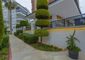 منطقة راقية - شقة واسعة من تصميم غرفة وصالة - مجمع انيق - اوبا / الانيا 