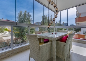 منطقة راقية - شقة واسعة من تصميم غرفة وصالة - مجمع انيق - اوبا / الانيا 