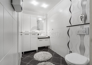 منطقة راقية - شقة واسعة من تصميم غرفة وصالة - مجمع انيق - اوبا / الانيا 