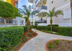 منطقة راقية - شقة واسعة من تصميم غرفة وصالة - مجمع انيق - اوبا / الانيا 