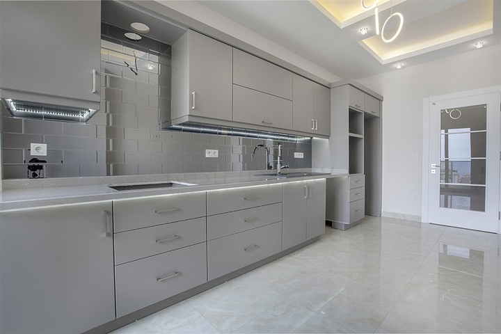 شقة عائلية  -4 غرف وصالة- مطبخ منفصل - مجمع سكني حديث - مهموتلار /الانيا 