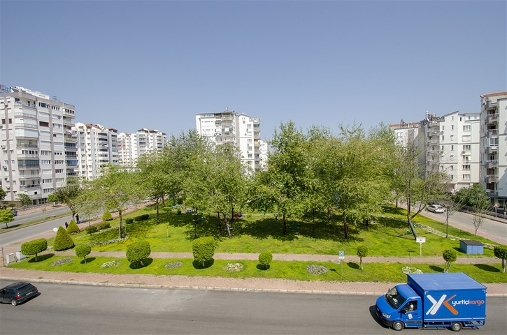 شقق واسعة 2 + 1 في وسط لارا أنطاليا