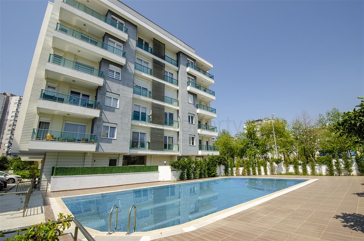 شقق واسعة 2 + 1 في وسط لارا أنطاليا