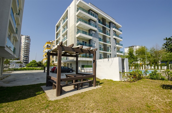 شقق واسعة 2 + 1 في وسط لارا أنطاليا