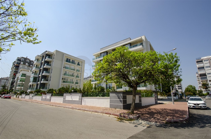 شقق واسعة 2 + 1 في وسط لارا أنطاليا