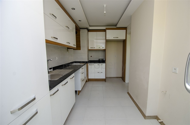 شقق واسعة 2 + 1 في وسط لارا أنطاليا