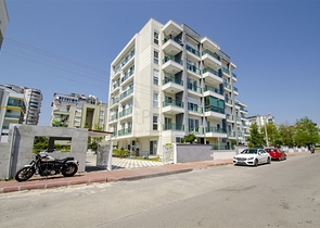 شقق واسعة 2 + 1 في وسط لارا أنطاليا