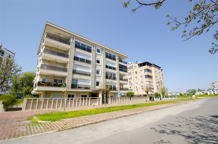 شقق 2 + 1 و 3 + 1 في مجمع بالقرب من شلال دودان في لارا