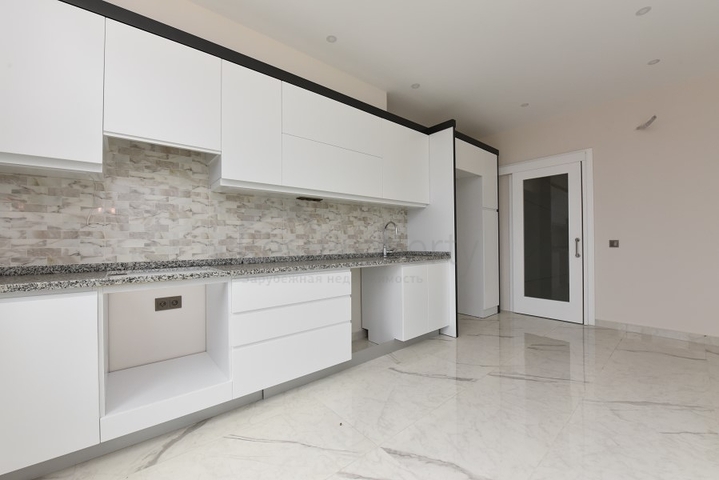 شقة 3 غرف وصالة - مطبخ منفصل - مجمع حديث في مركز الانيا 