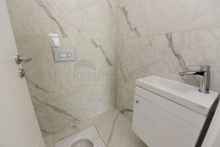 شقة 3 غرف وصالة - مطبخ منفصل - مجمع حديث في مركز الانيا 