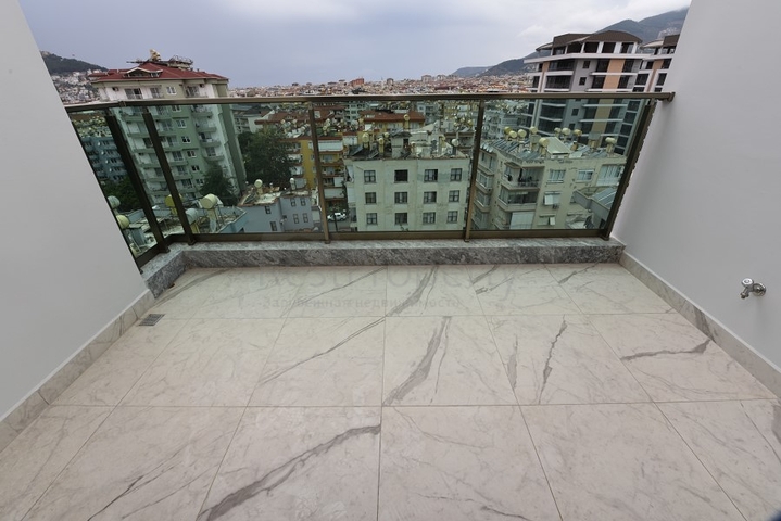 شقة 3 غرف وصالة - مطبخ منفصل - مجمع حديث في مركز الانيا 