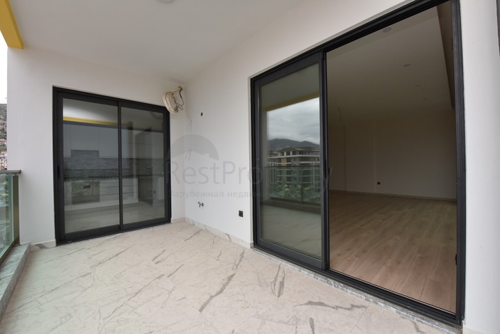 شقة 3 غرف وصالة - مطبخ منفصل - مجمع حديث في مركز الانيا 