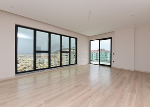 شقة 3 غرف وصالة - مطبخ منفصل - مجمع حديث في مركز الانيا 