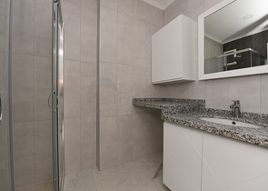 شقة 3 غرف وصالة - مطبخ منفصل - مجمع حديث في مركز الانيا 