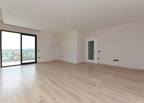 شقة 3 غرف وصالة - مطبخ منفصل - مجمع حديث في مركز الانيا 