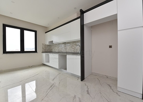 شقة 3 غرف وصالة - مطبخ منفصل - مجمع حديث في مركز الانيا 