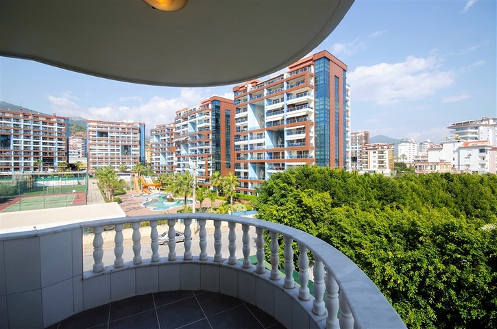 سعر مناسب - شقة غرفتين وصالة - جانب الجامعة - في منطقة جيكجلي / الانيا 