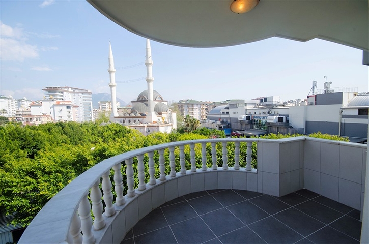 سعر مناسب - شقة غرفتين وصالة - جانب الجامعة - في منطقة جيكجلي / الانيا 