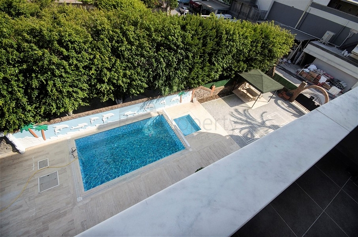 سعر مناسب - شقة غرفتين وصالة - جانب الجامعة - في منطقة جيكجلي / الانيا 