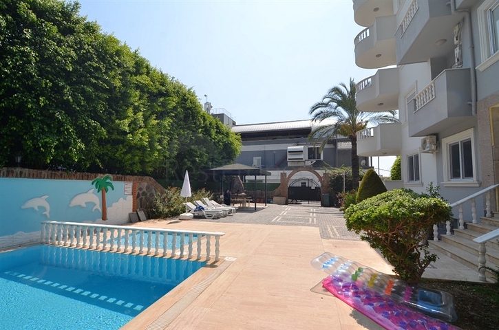 سعر مناسب - شقة غرفتين وصالة - جانب الجامعة - في منطقة جيكجلي / الانيا 